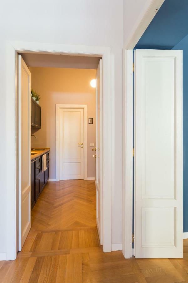 Cosy Apartment 2 Minutes From Duomo Milano Esterno foto